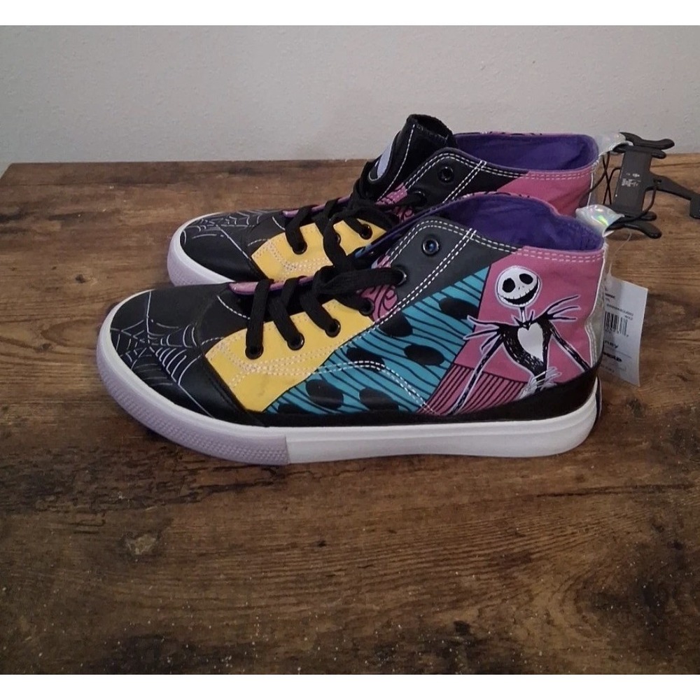 Women's Size 8 Disneys Nightmare Before Christmas High Top Lace sneakers NWT